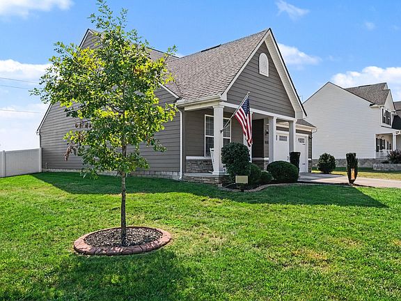 5th image of 801 Raintree Dr