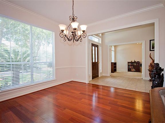4th image of 3923 Lake Brazos Ln