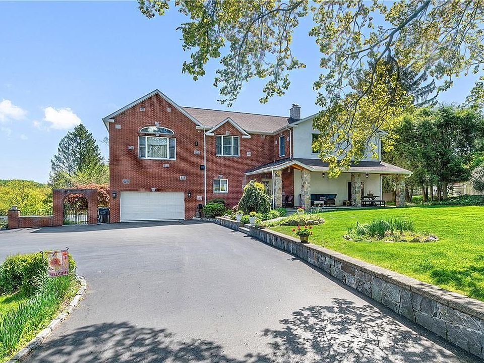 1st image of 32 Ernhofer Drive