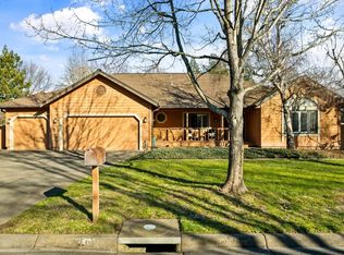 340 Countryside Dr, Santa Rosa, CA 95401