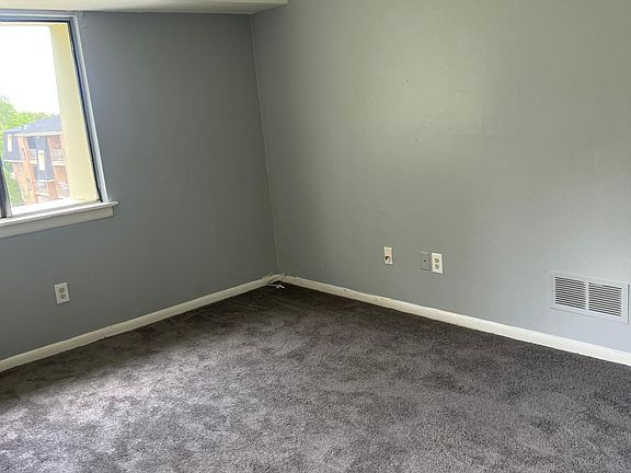 3rd image of 1 Jill Ct #10
