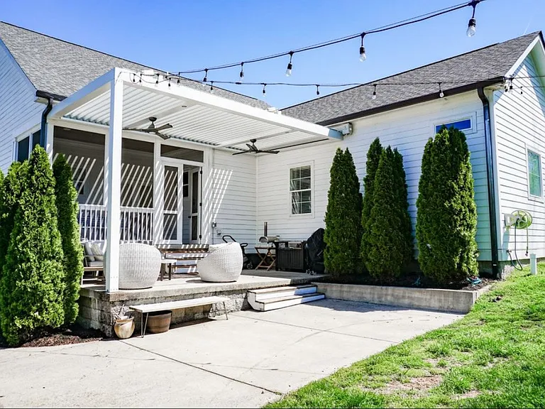 948 W Greenwood Ave — Photo 32