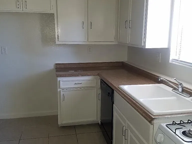 3 bed, 1.5 bath, 1113 sqft, $2,900 — Photo 4