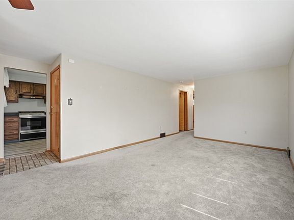 4th image of 150 Baker Dr