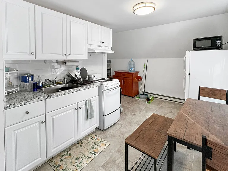 51 Acushnet Ave — Photo 28