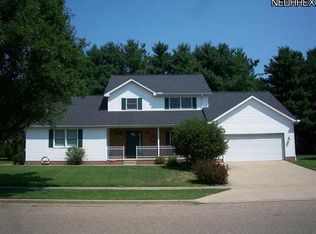 307 Oakdale Dr, Dover, OH