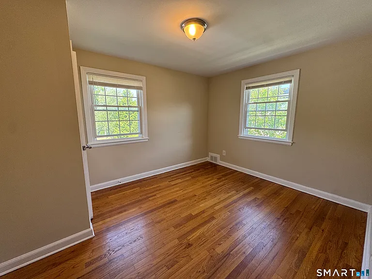 1164 Whitney Ave #J — Photo 7