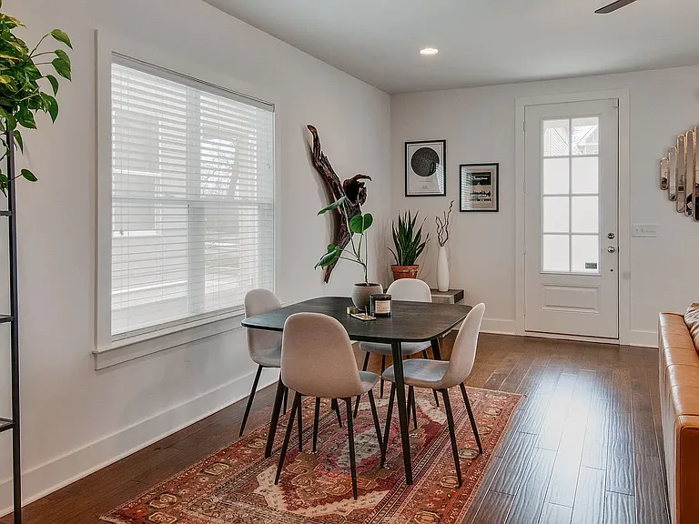 749 Cottage Park Dr — Photo 8