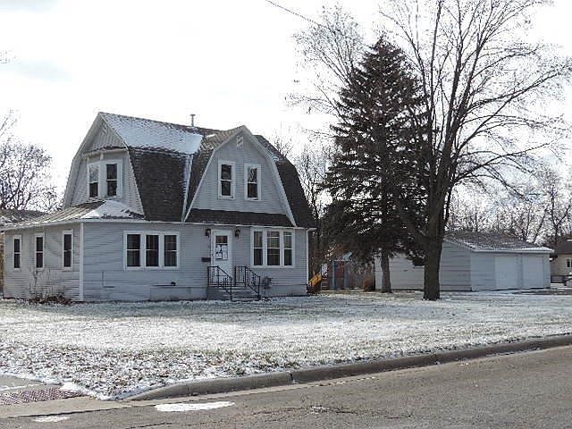 1st image of 225 Park St E