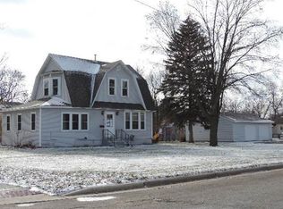 225 Park St E, Belle Plaine, MN 56011