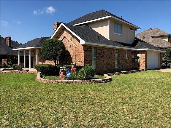 3rd image of 800 Douglas Ct