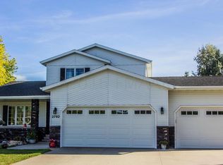 2702 38th Ave S, Fargo, ND 58104