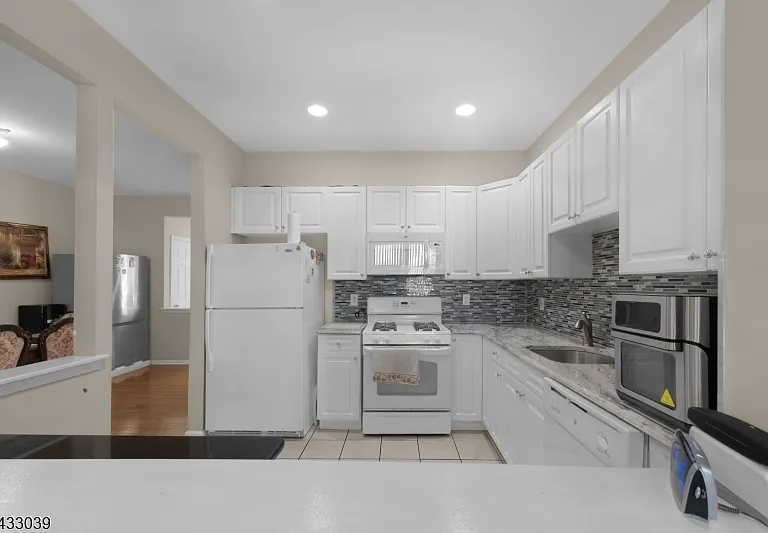158 Autumn Ridge Rd — Photo 3