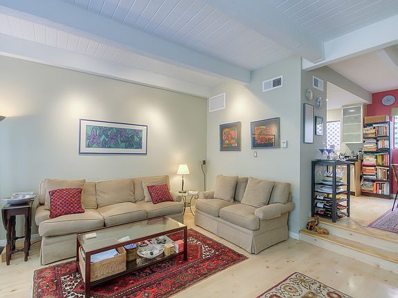 3rd image of 1341 Centinela Ave APT 102