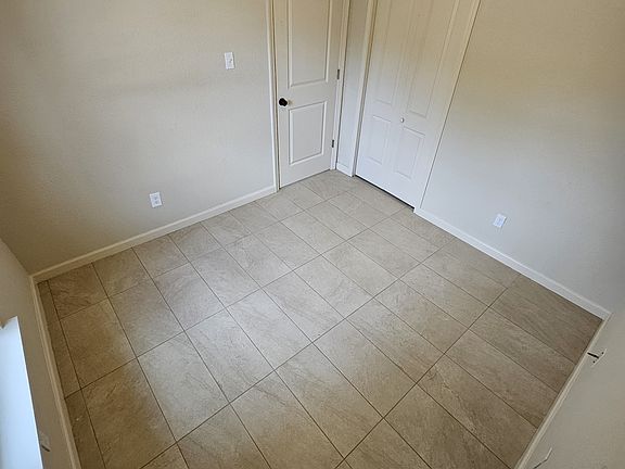 2nd image of 1016 N Ctr