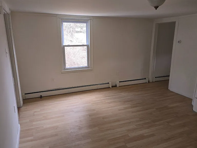83 Andrewsville St — Photo 7