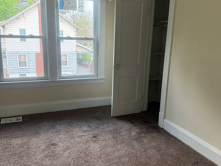33 W Judson Ave — Photo 9