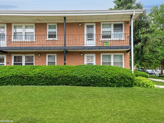3rd image of 7268 W Thorndale Ave APT 8A