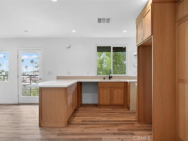 901 Micheltorena St — Photo 9