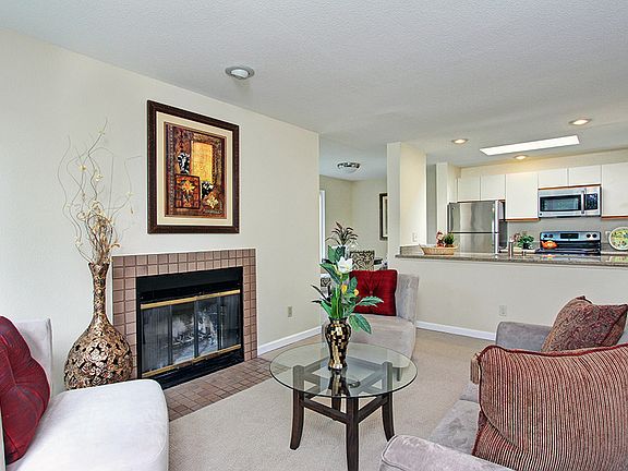 4th image of 10329 Meridian Ave N Unit B404