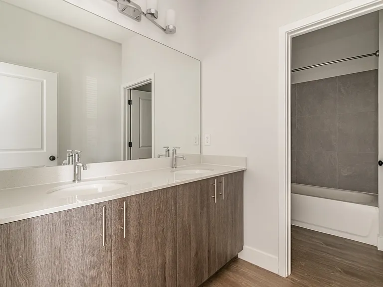 1213 Waterford St SE — Photo 22