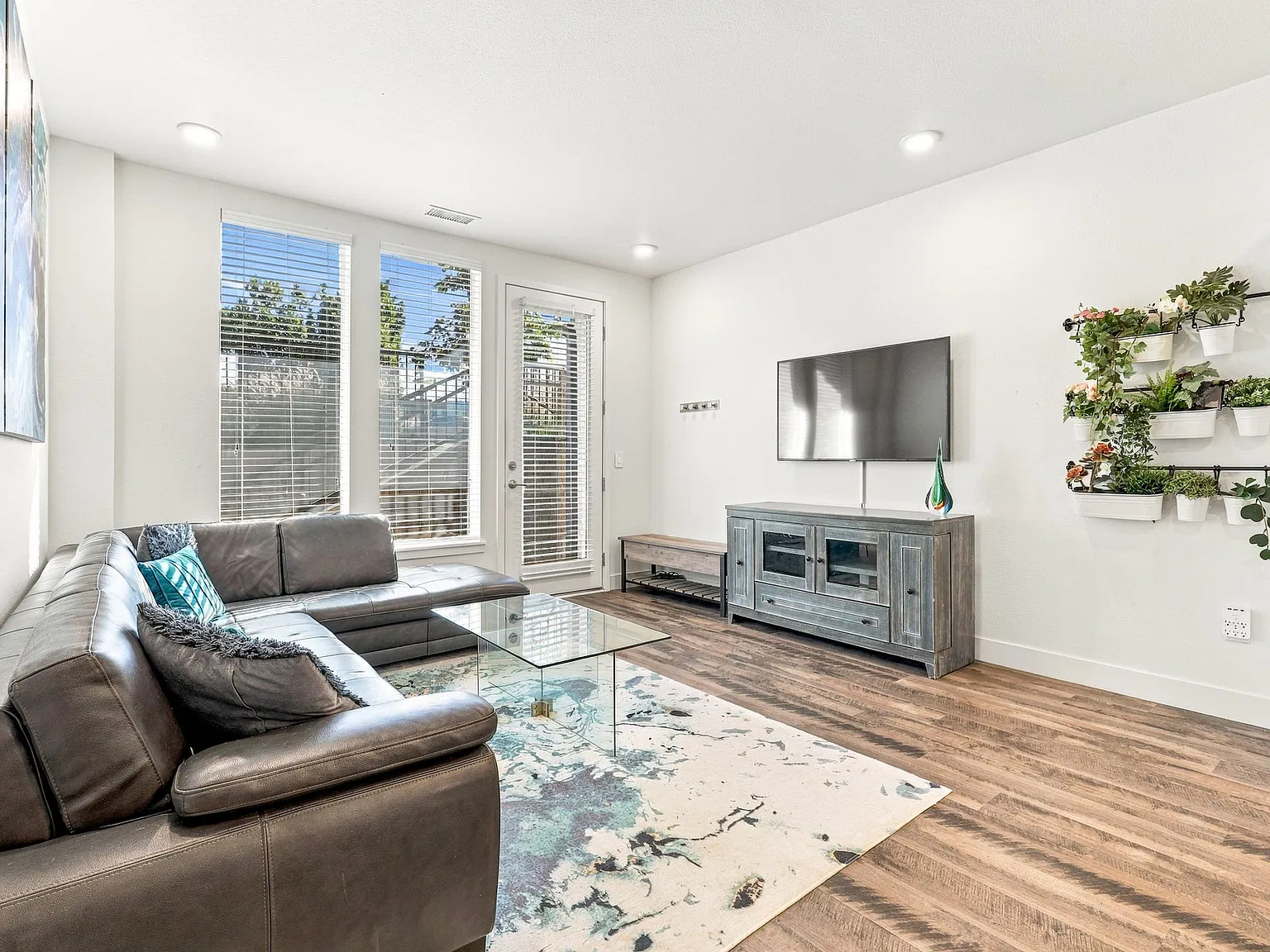 2 bed, 1180 sqft, $2,095 — Photo 4