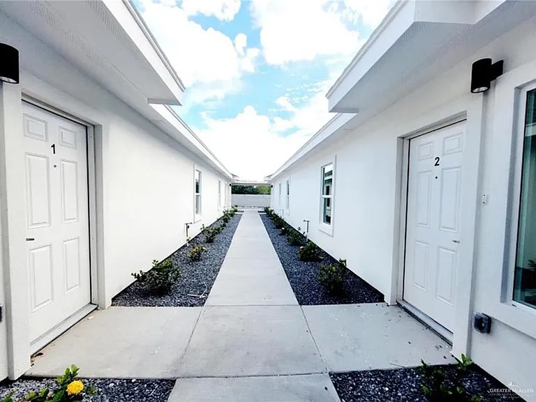 3501 Frio Ave #1 — Photo 2