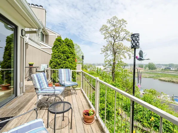 193 Wayne St, Saint Joseph, MI 49085