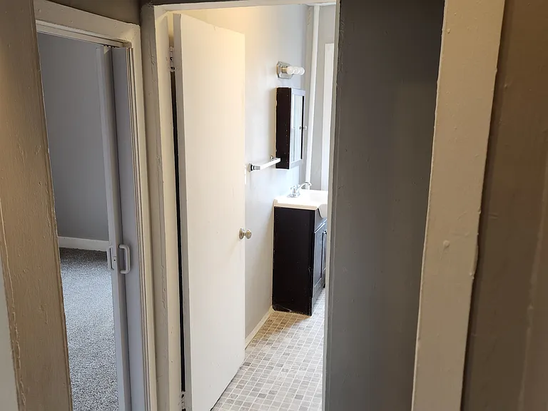 320 Wallace St — Photo 22