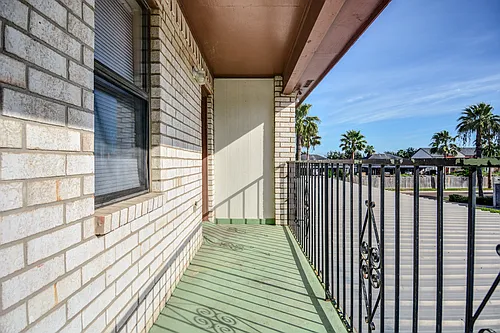 Las Violetas Apartments Photo 1