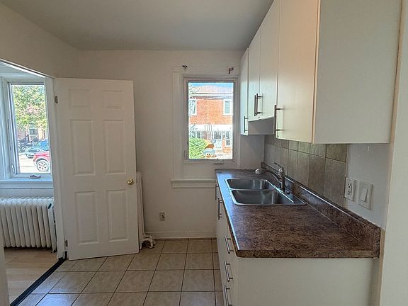 4th image of 127 Morrison Ave