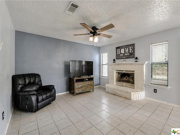5th image of 411 W Anderson Ave