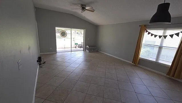 2527 Chatham Cir — Photo 11