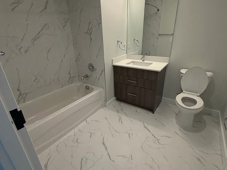 250 Coles St #1703 — Photo 4