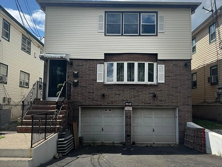39 Stecher St #2 — Photo 1