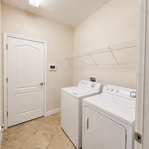 5230 Cortland Dr — Photo 40