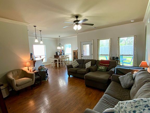 4th image of 404 Wisteria Bend Cir