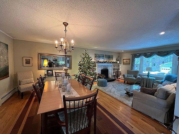 From Kitchen towards Dining 