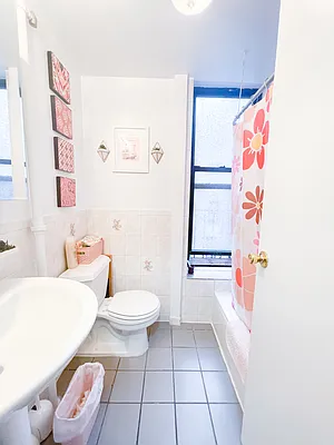 Rented by Urban Real Estate Inc | media 19