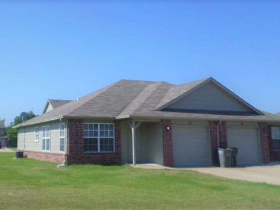 1st image of 2993 Creekside Dr