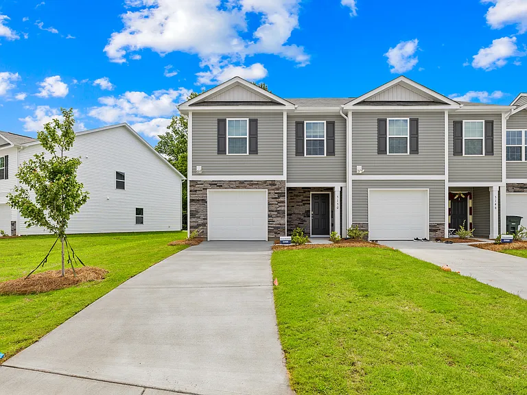 5150 Hyrule Dr — Photo 1