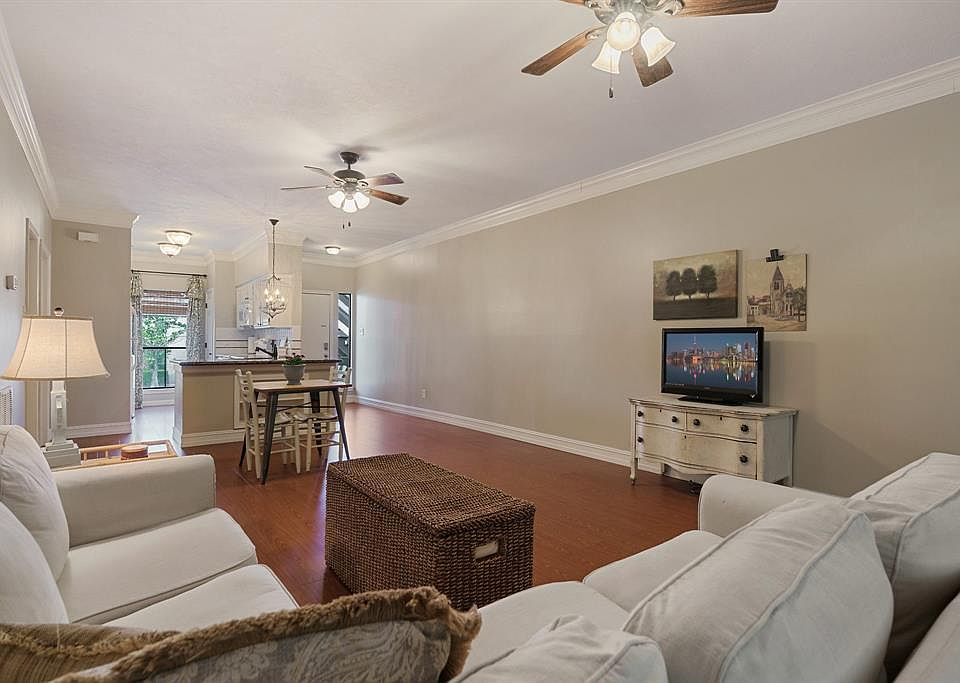 1st image of 149 April Point Dr N Unit 149