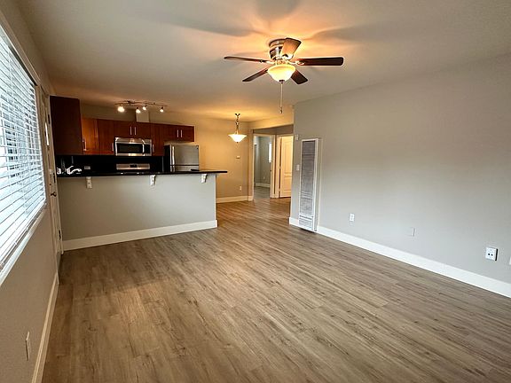 4th image of 4701 39th St APT 6