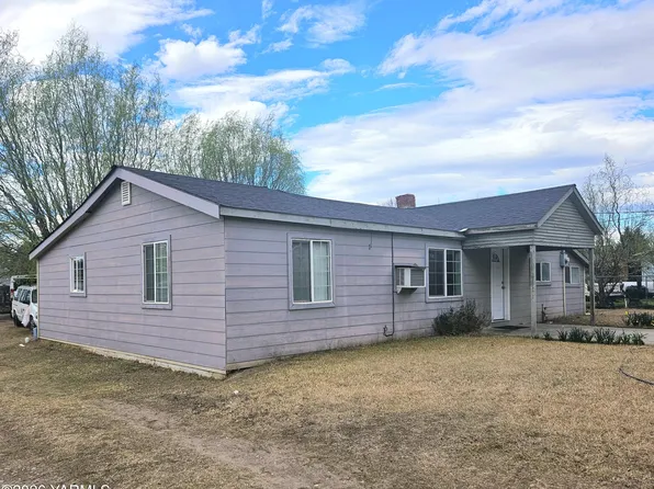 513 S La Pierre Rd, Granger, WA 98932