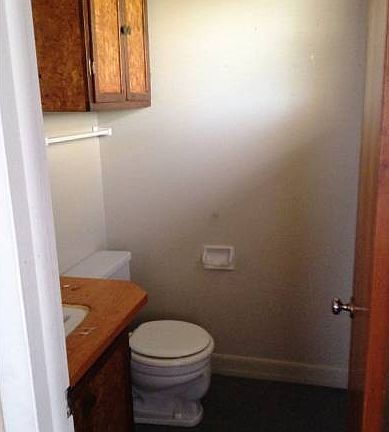 1/2 bathroom off master