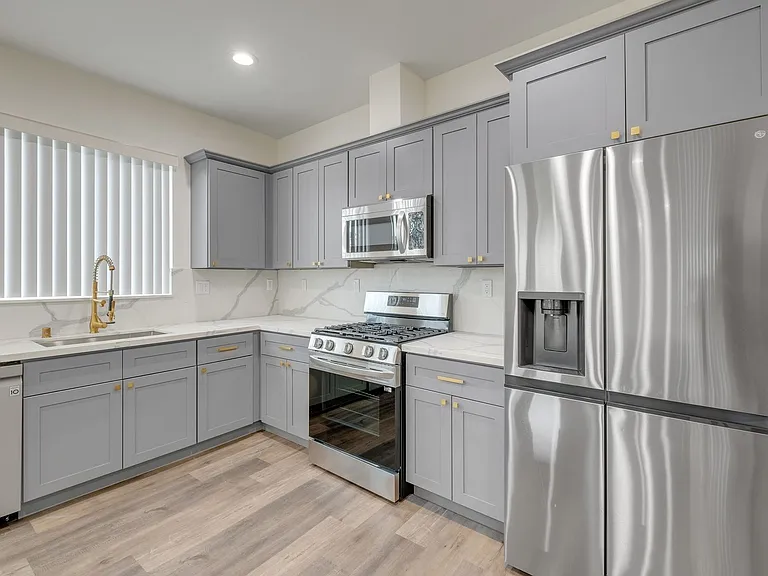 11619 Ayres Ave — Photo 4