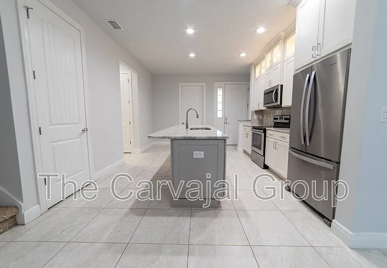1017 Steven Patrick Ave — Photo 12