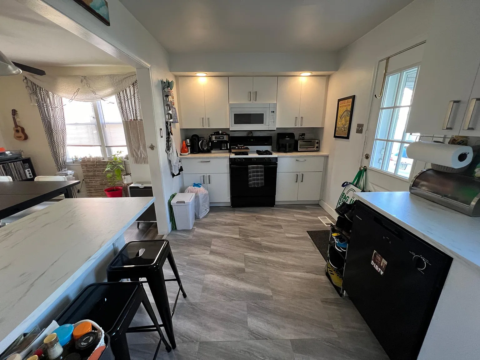 3 bed, 1.5 bath, 1200 sqft, $2,450 — Photo 4