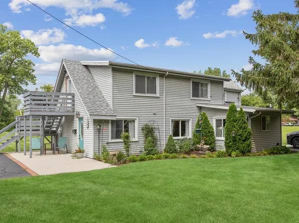 300 Pauline Ave #B, Crystal Lake, IL 60014