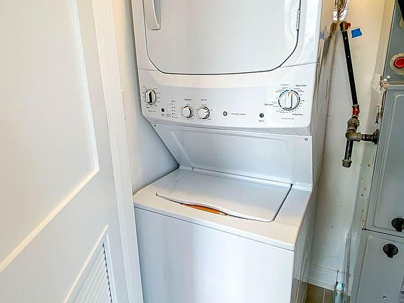 5th image of 1050 W Cornelia Ave #19pdfnxcs
